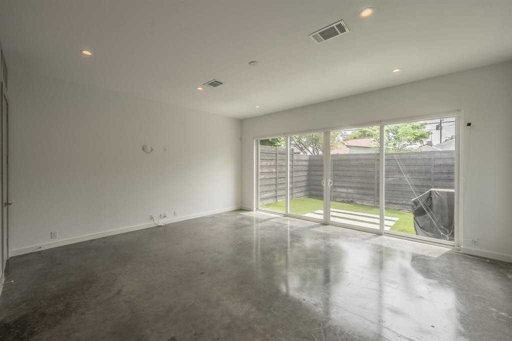 4602 Weldon St - Photo 7 of 31