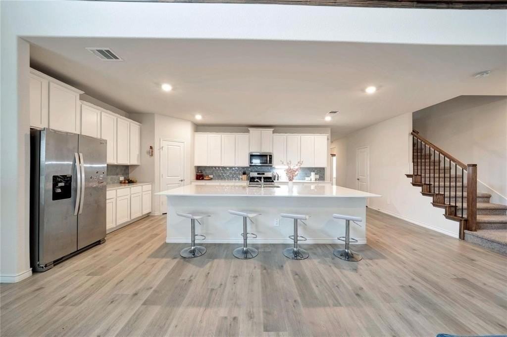 10332 Fall Brook Dr - Photo 2 of 24