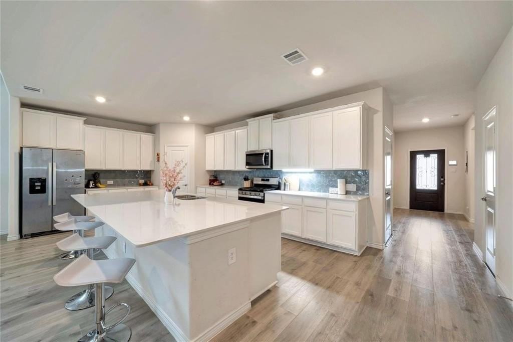 10332 Fall Brook Dr - Photo 6 of 24