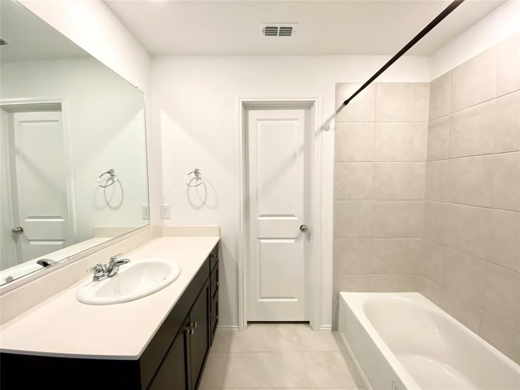3608 Sweetbay St - Photo 4 of 14