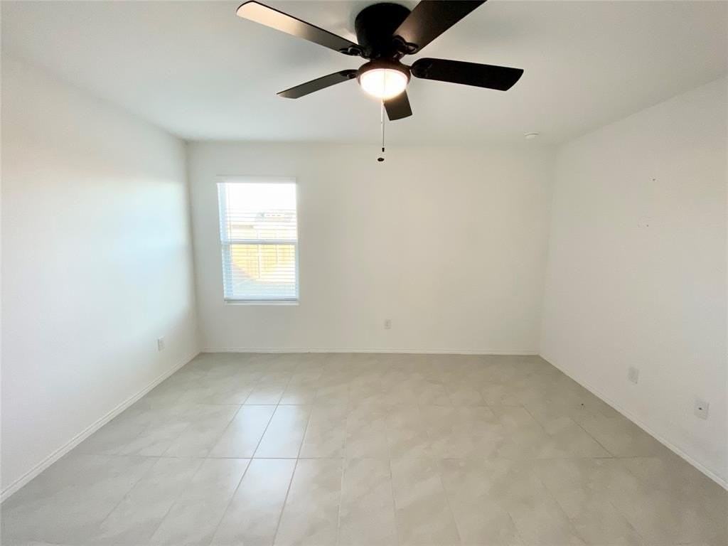 3608 Sweetbay St - Photo 6 of 14