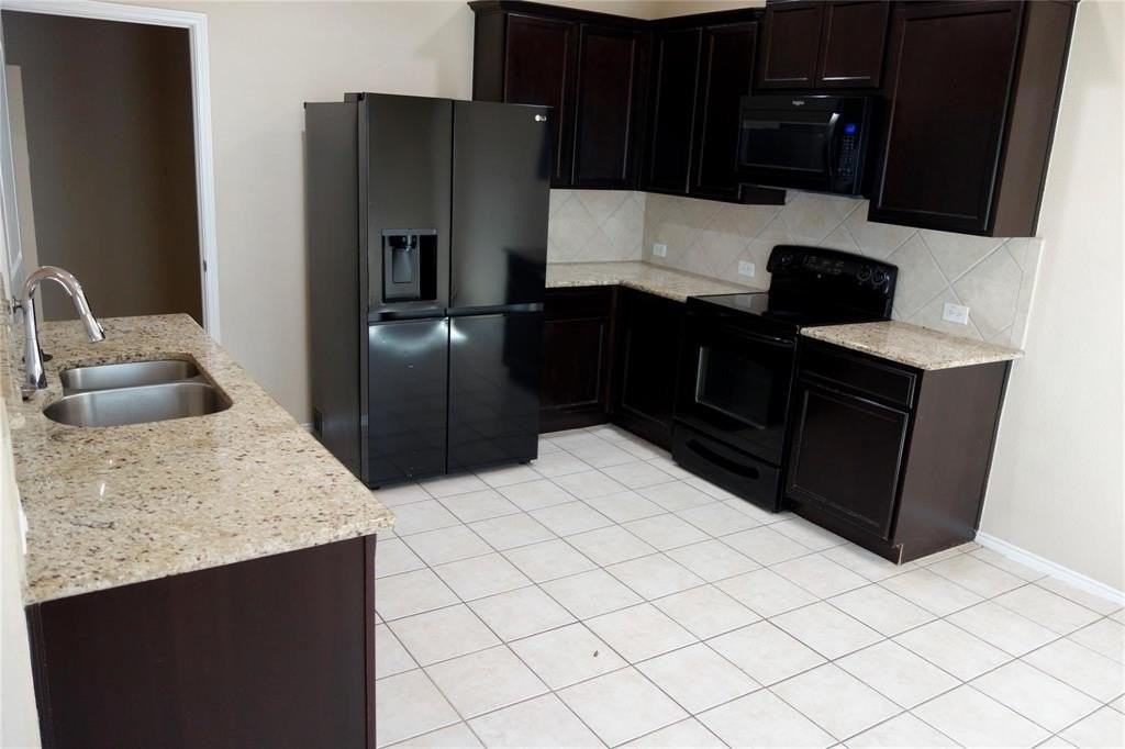 12221 Big Rock Dr - Photo 6 of 19