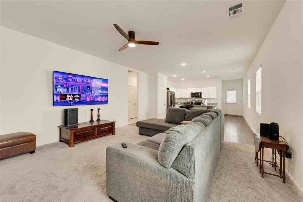 618 Colgate Cir - Photo 6 of 27