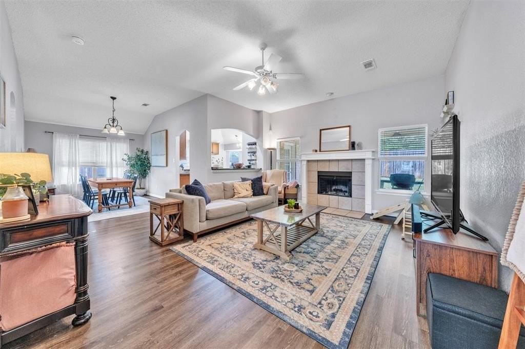1618 Fern Dr - Photo 6 of 34