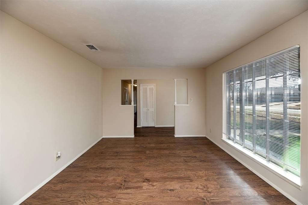 1605 Arrowhead Dr - Photo 7 of 30