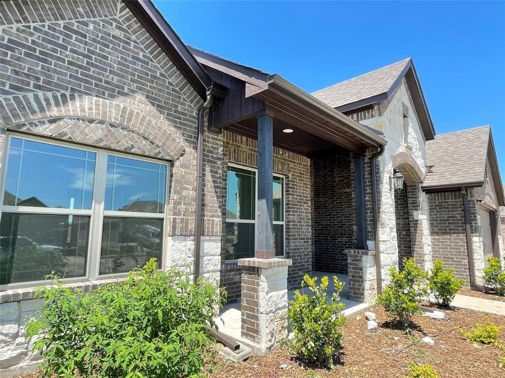 4009 Whitetail Ln - Photo 2 of 18
