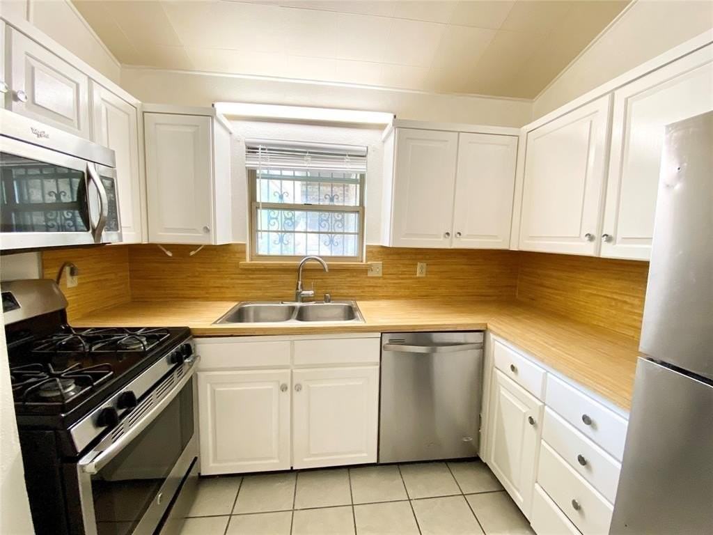 4326 Upland Way - Photo 3 of 7
