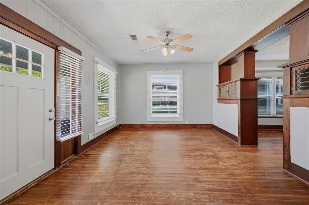 529 E Woodard St - Photo 5 of 29