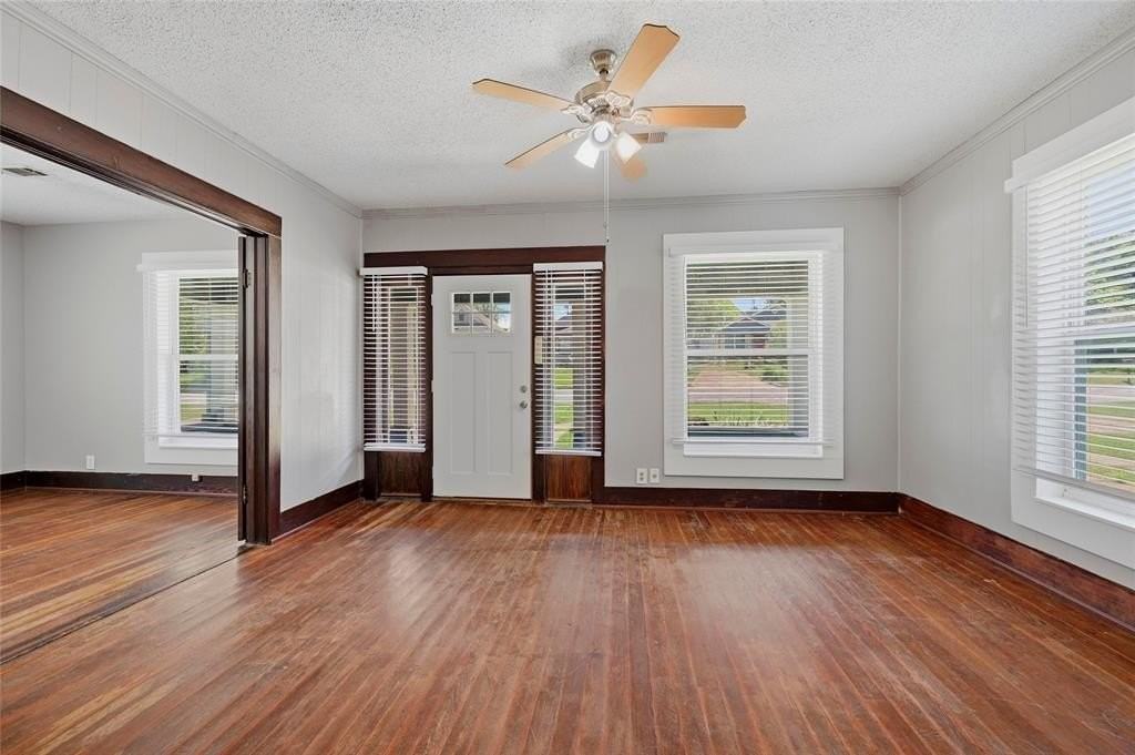 529 E Woodard St - Photo 6 of 29