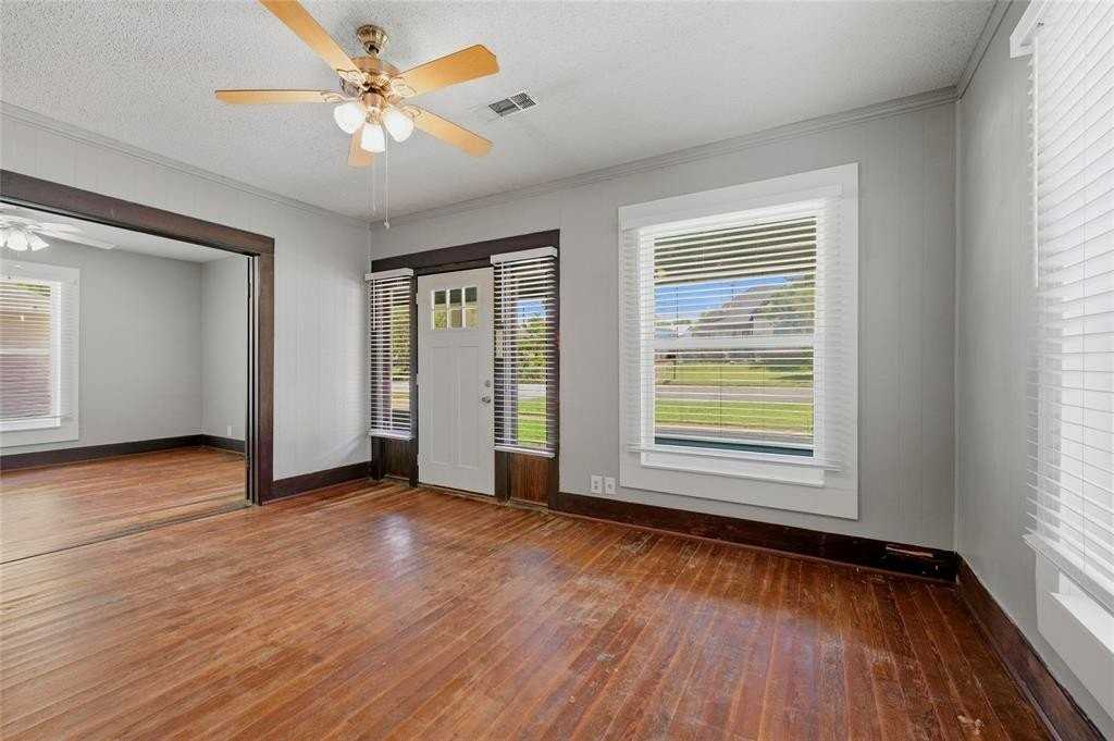 529 E Woodard St - Photo 7 of 29