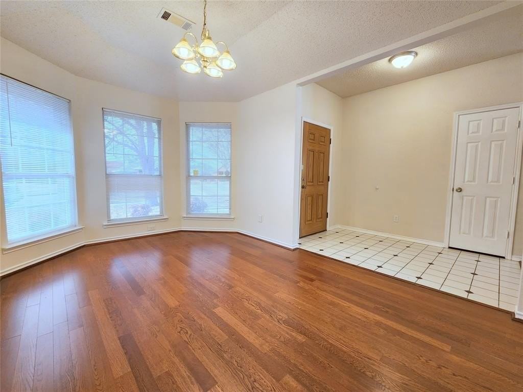 200 Eastridge Ct - Photo 4 of 25