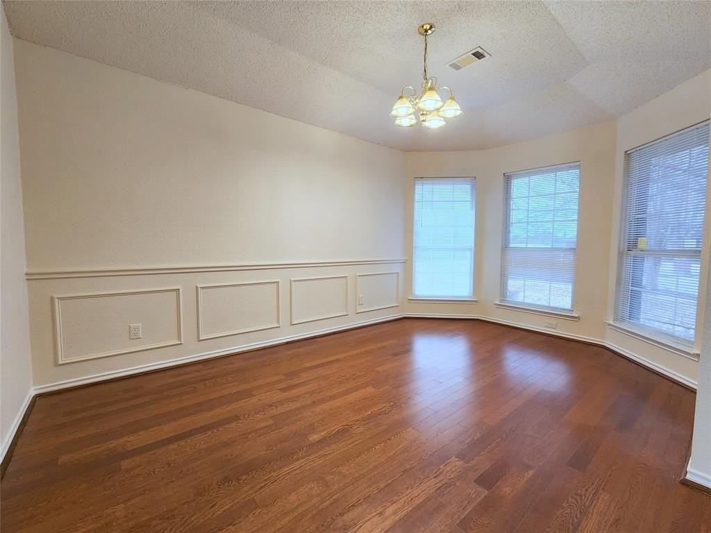 200 Eastridge Ct - Photo 5 of 25