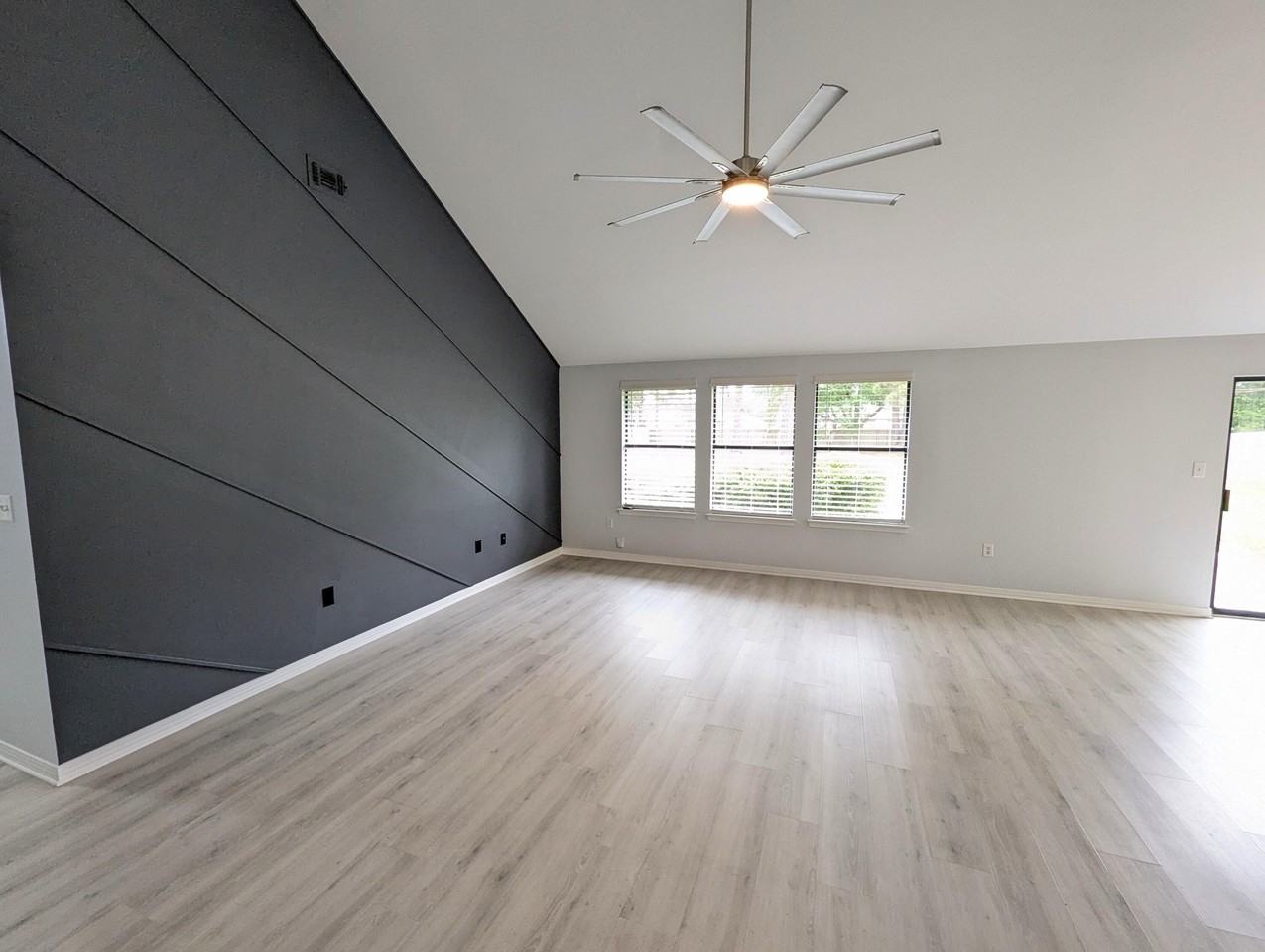 1837 Sunrise Dr - Photo 2 of 37