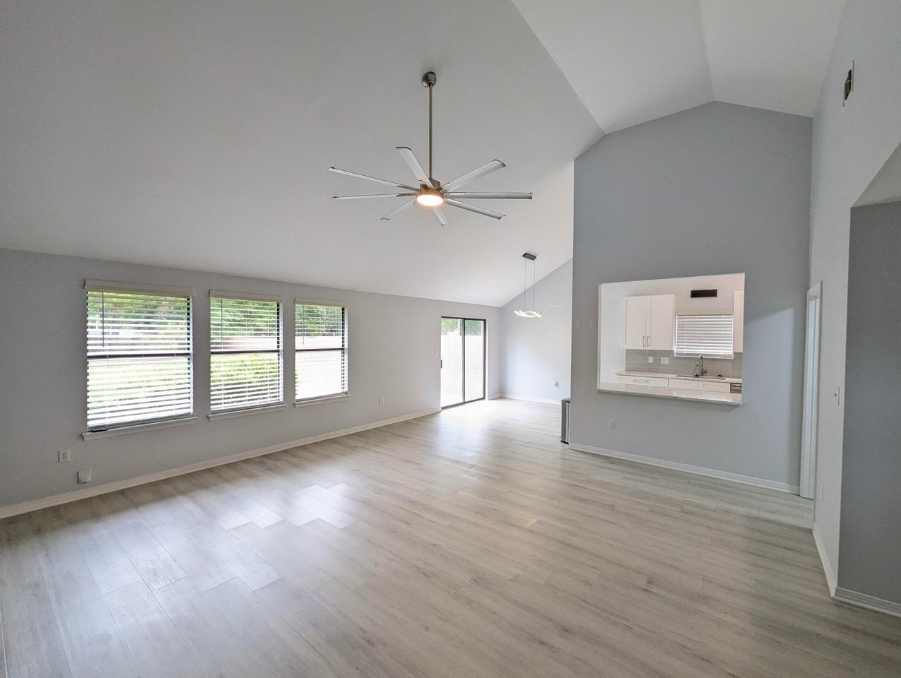 1837 Sunrise Dr - Photo 3 of 37