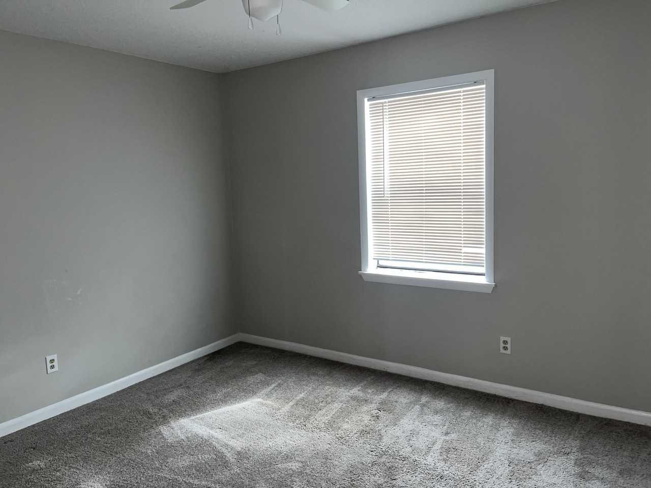 799 Donnell Blvd #13 - Photo 5 of 7