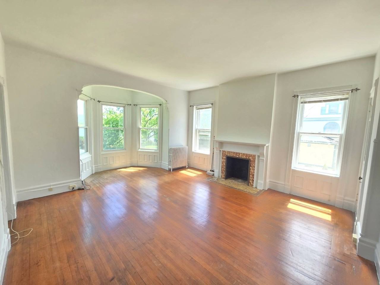 514 Grand Ave - Photo 3 of 20