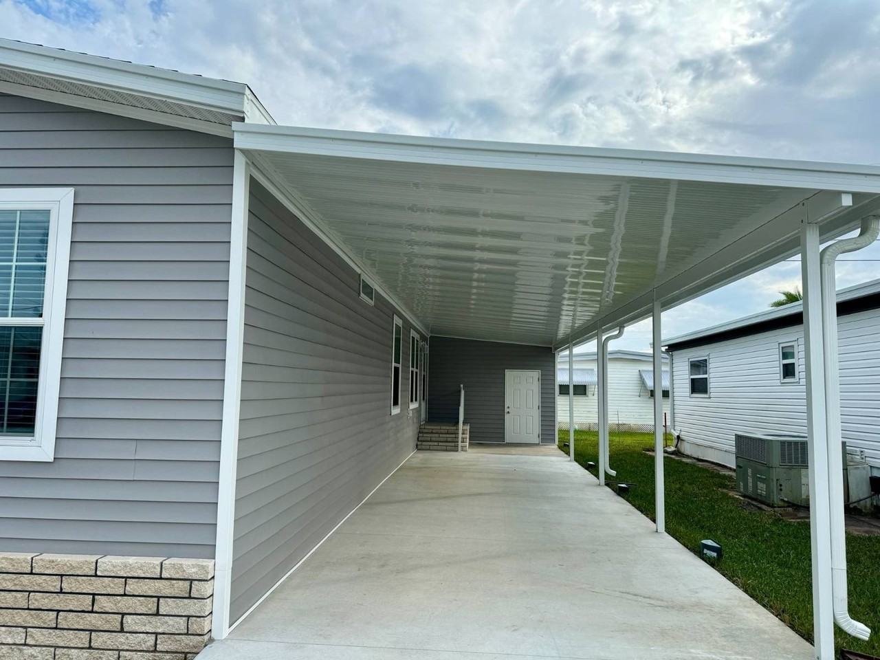 1283 Jamestown Dr - Photo 3 of 40