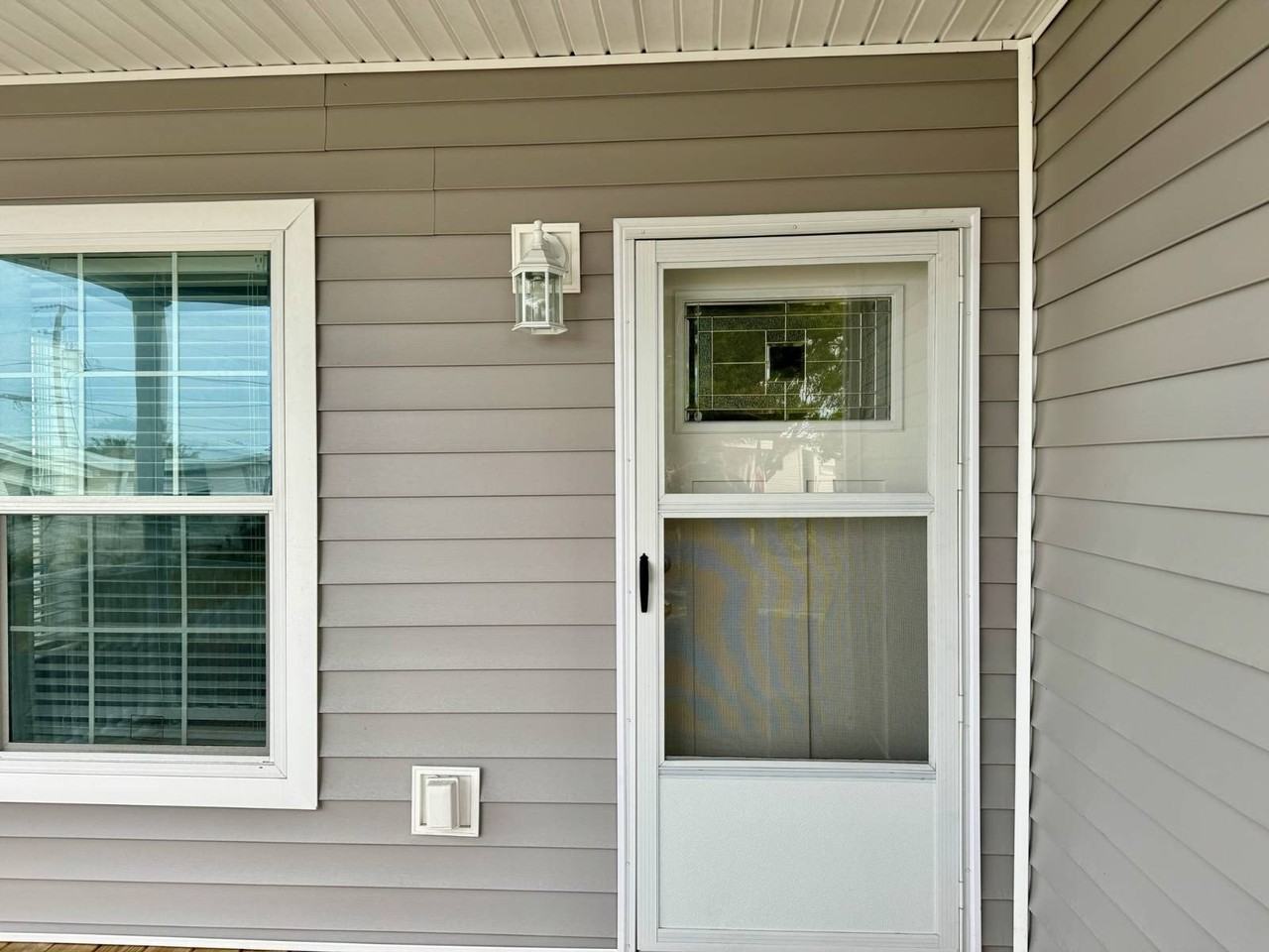 1283 Jamestown Dr - Photo 4 of 40