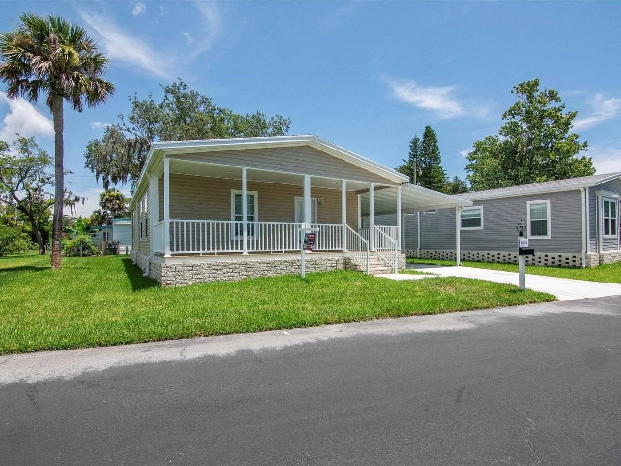 1284 Plymouth Pl - Photo 4 of 50