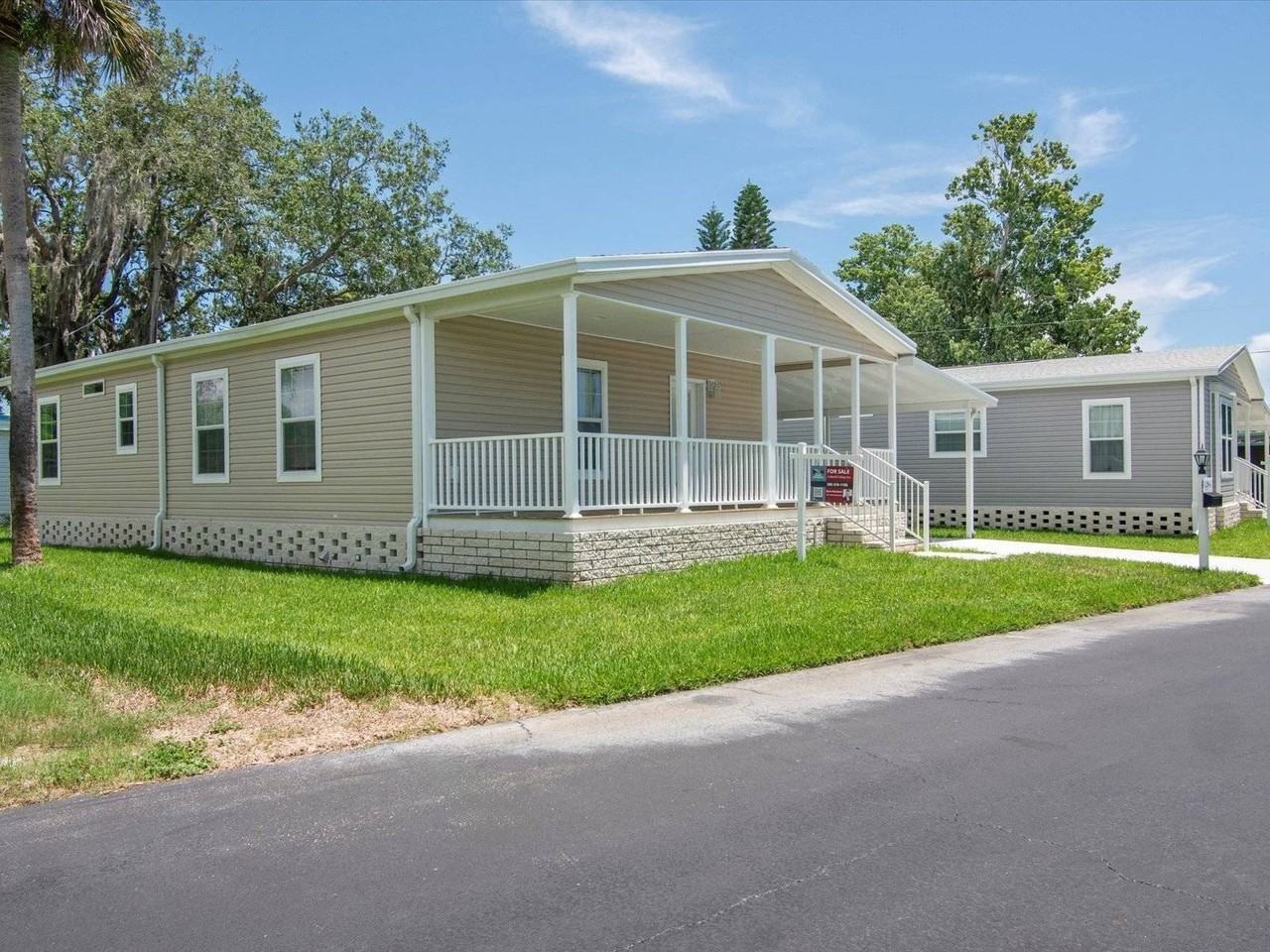 1284 Plymouth Pl - Photo 6 of 50