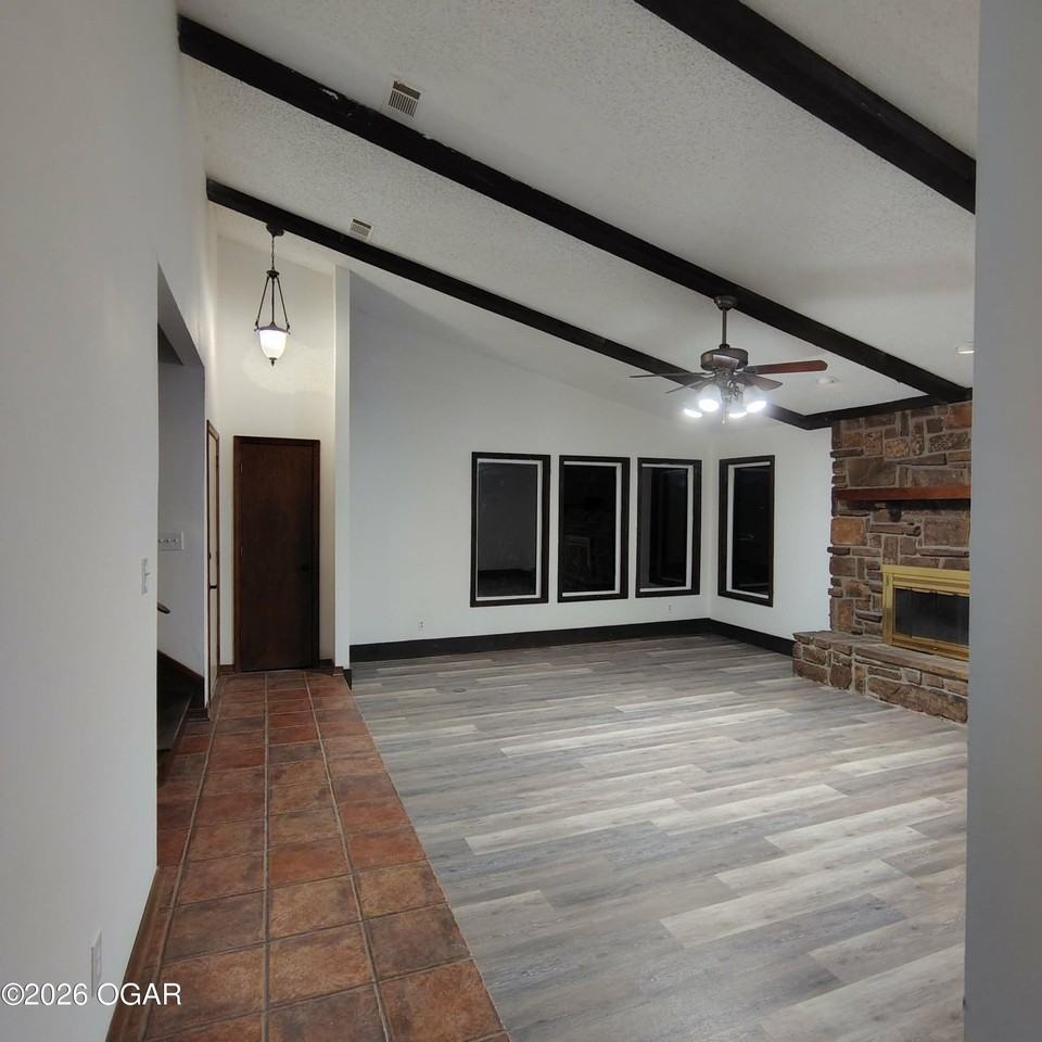 3129 Glen Flora Way - Photo 3 of 10