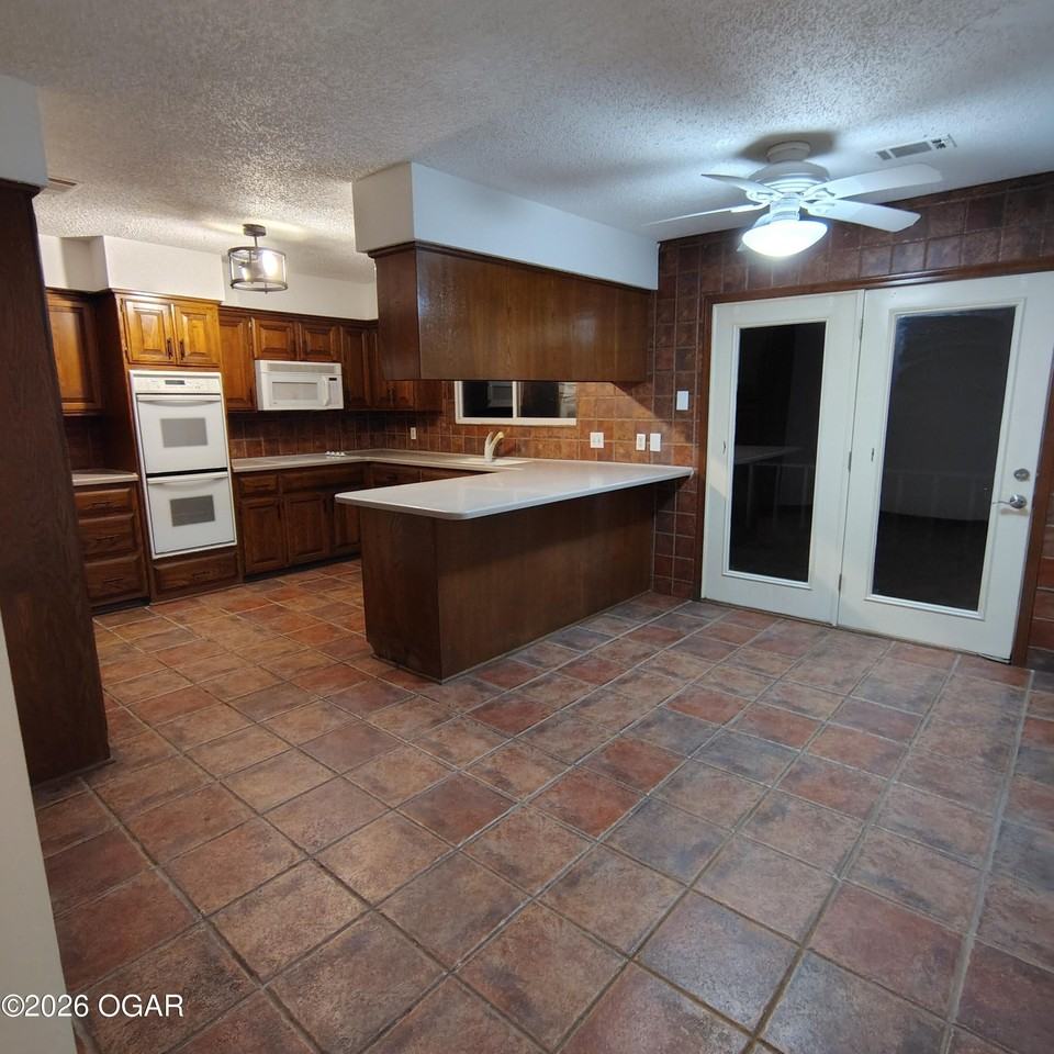 3129 Glen Flora Way - Photo 4 of 10