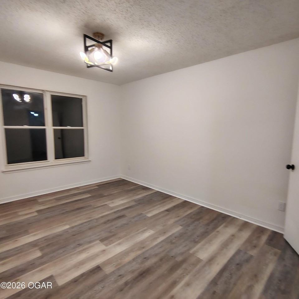 3129 Glen Flora Way - Photo 5 of 10