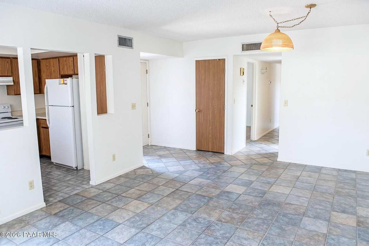 1947 N Frances Blvd - Photo 3 of 6