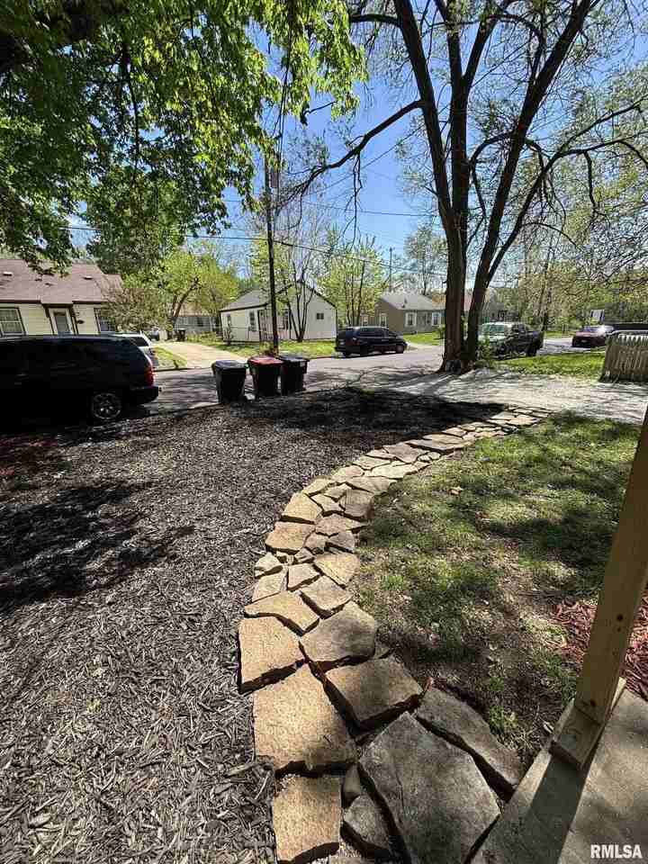 1703 N Valley Ave - Photo 4 of 50