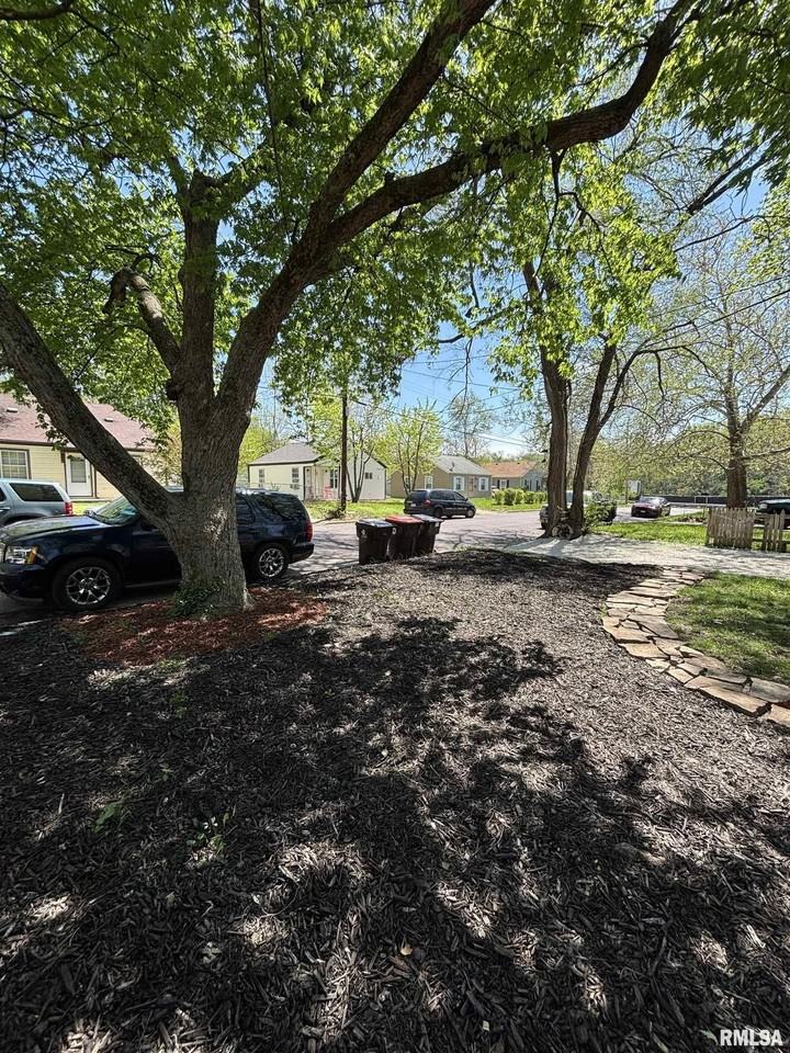 1703 N Valley Ave - Photo 5 of 50
