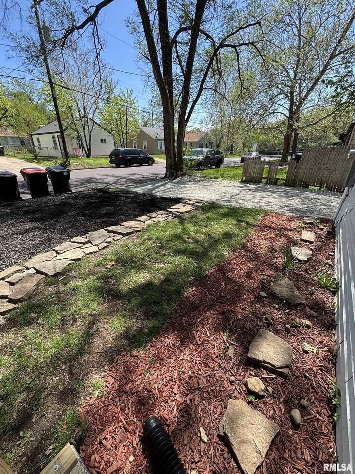 1703 N Valley Ave - Photo 6 of 50