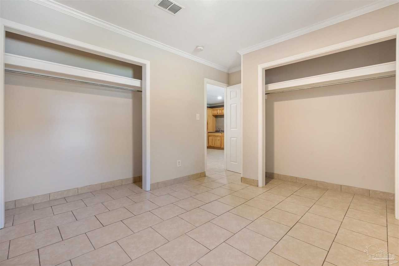 415 W Hannah St #B - Photo 7 of 7