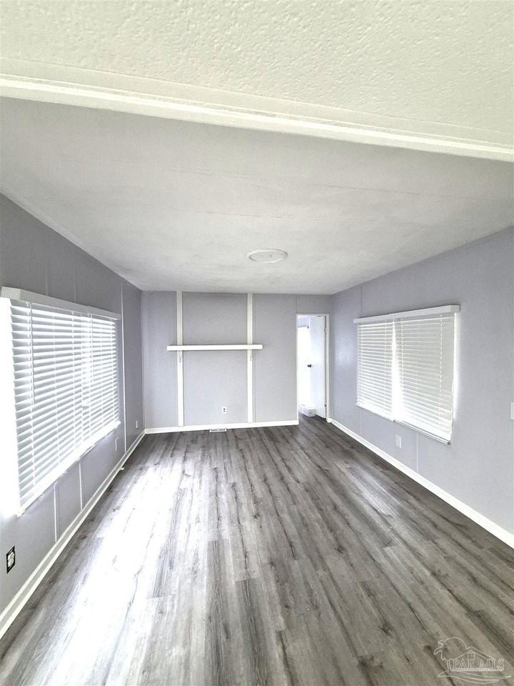 5472 Dover Ave - Photo 3 of 10