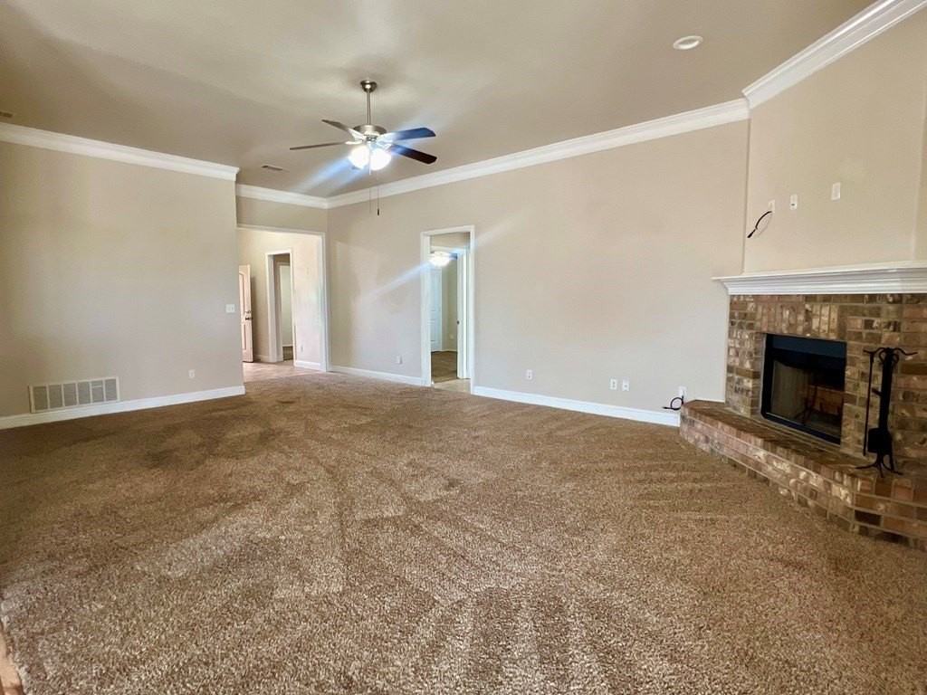 303 Koufax Ct - Photo 4 of 19