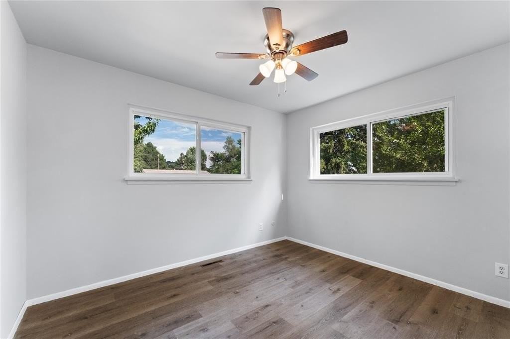 3712 Windsor Ave - Photo 4 of 23