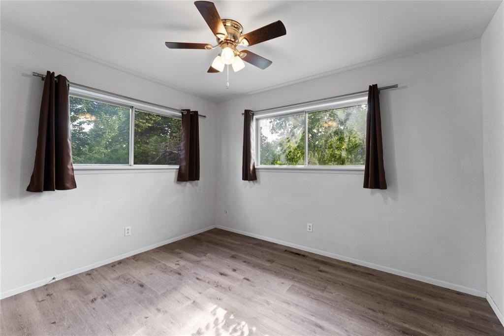 3712 Windsor Ave - Photo 6 of 23