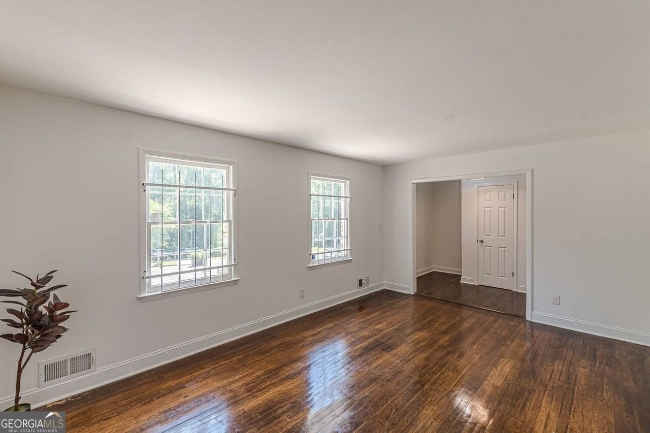2851 Lloyd Rd - Photo 5 of 31