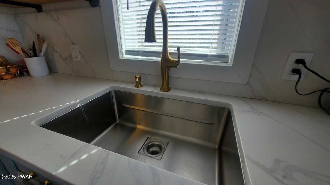 313 Forest Dr - Photo 7 of 33