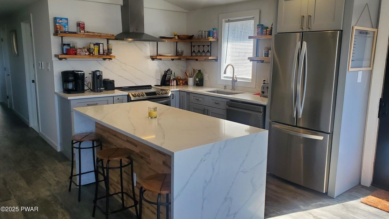 313 Forest Dr - Photo 4 of 33