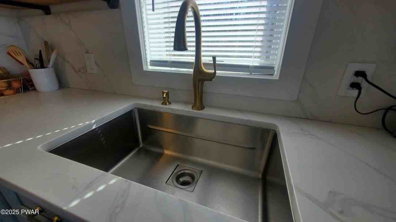 313 Forest Dr - Photo 7 of 33