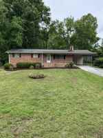 featured image of 2300 Oakland Dr Nw