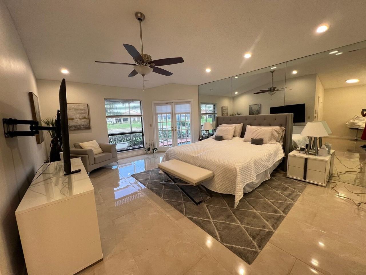 Esplanada Cir W - Photo 3 of 8