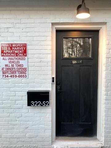 322 S Harvey St - Photo 3 of 14