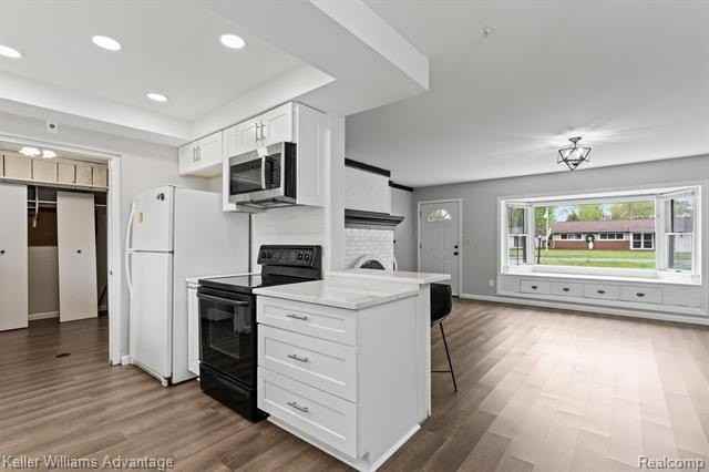 2479 Ivanhoe Dr - Photo 5 of 19