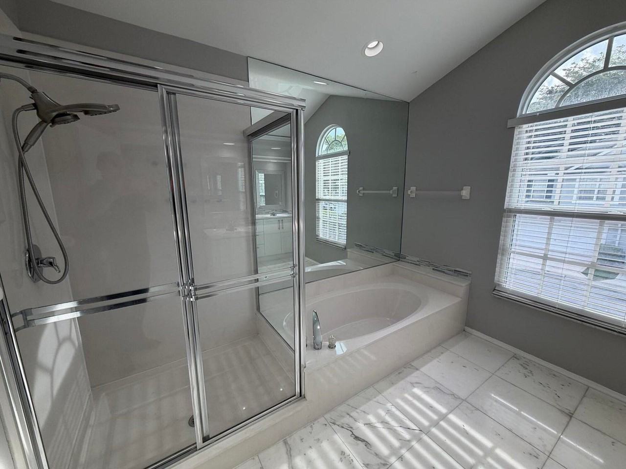 Saint Andrews Grand Cir - Photo 4 of 8