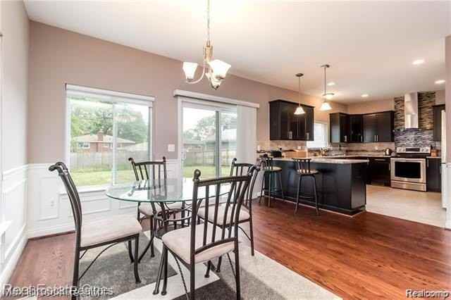 2806 Benjamin Ave - Photo 4 of 15