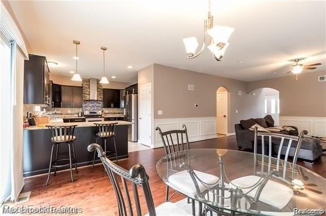 2806 Benjamin Ave - Photo 5 of 15