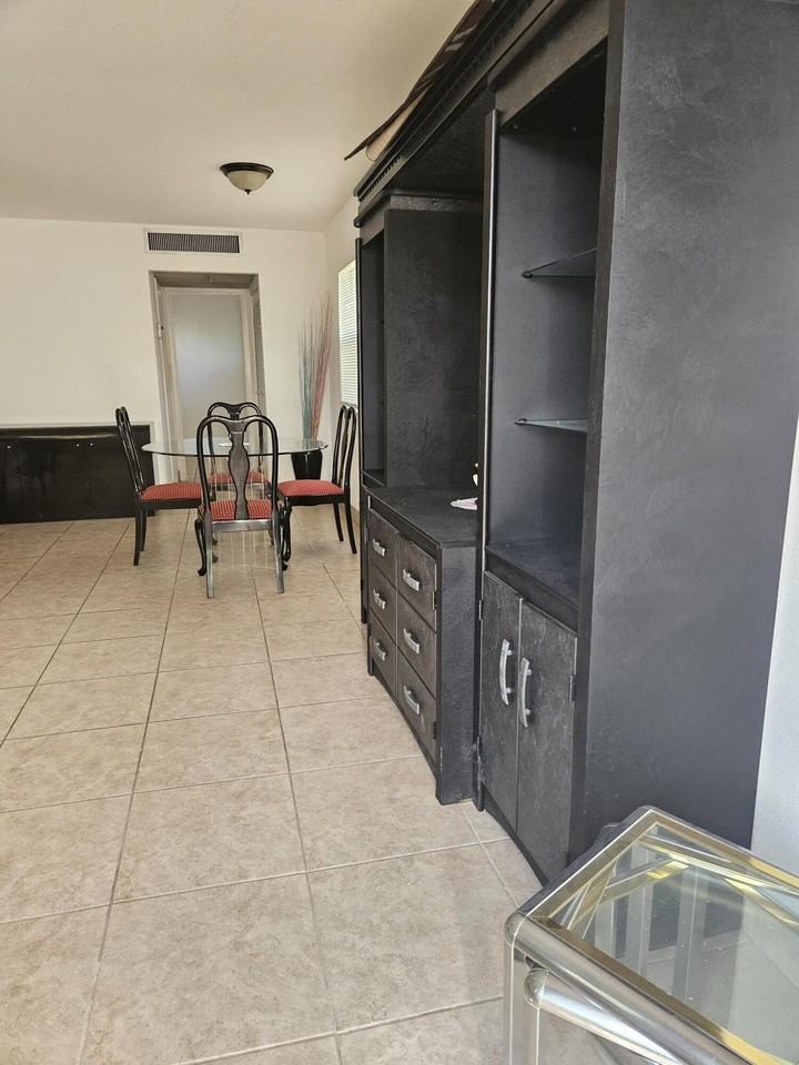 39 Valencia Ter - Photo 7 of 17