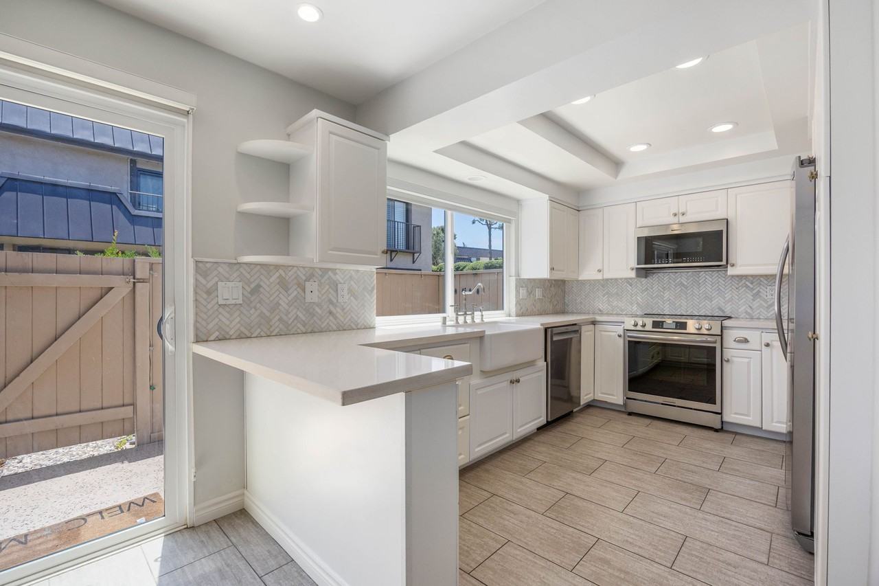 806 S Sierra Ave #1 - Photo 5 of 50
