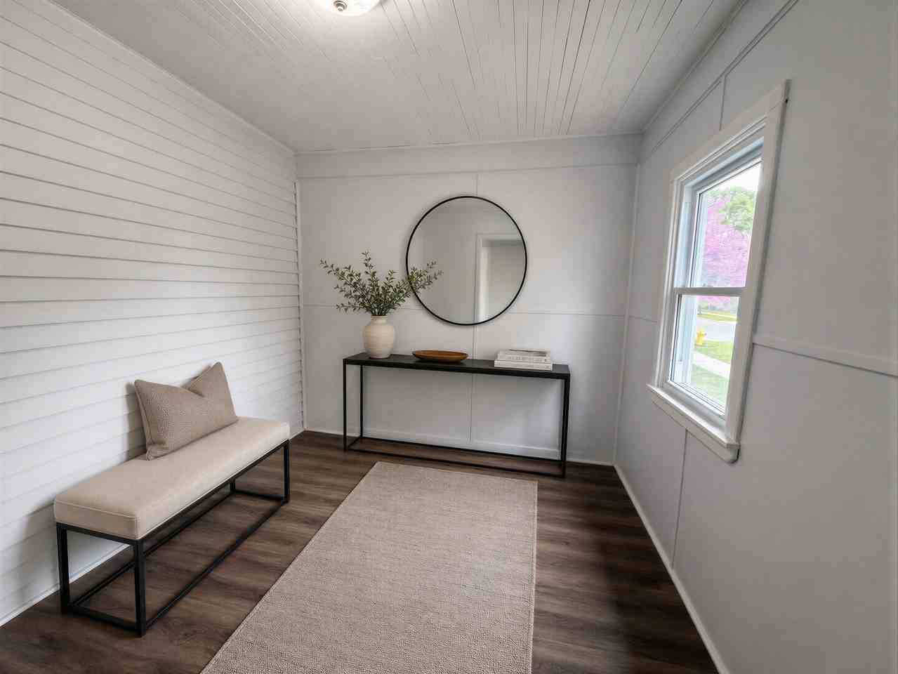 128 Alfred St Uppr - Photo 2 of 26